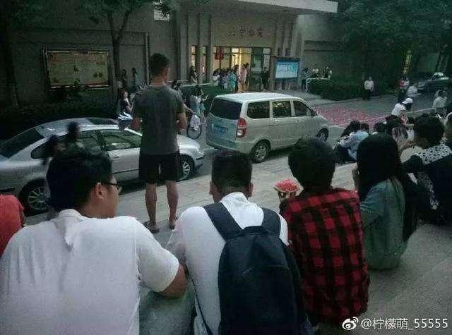 吃瓜群众们表白图片,一张张表白图片背后的故事