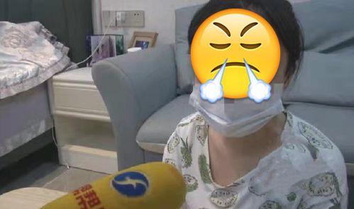 女友吃瓜吃出老鼠