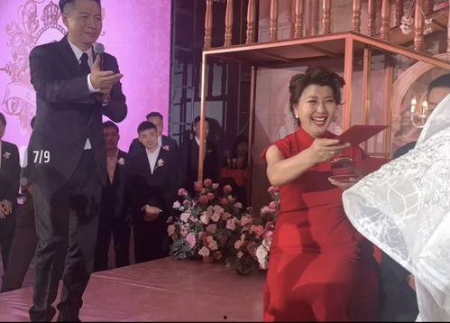 吃瓜结婚儿媳,儿媳与准新郎甜蜜婚礼现场