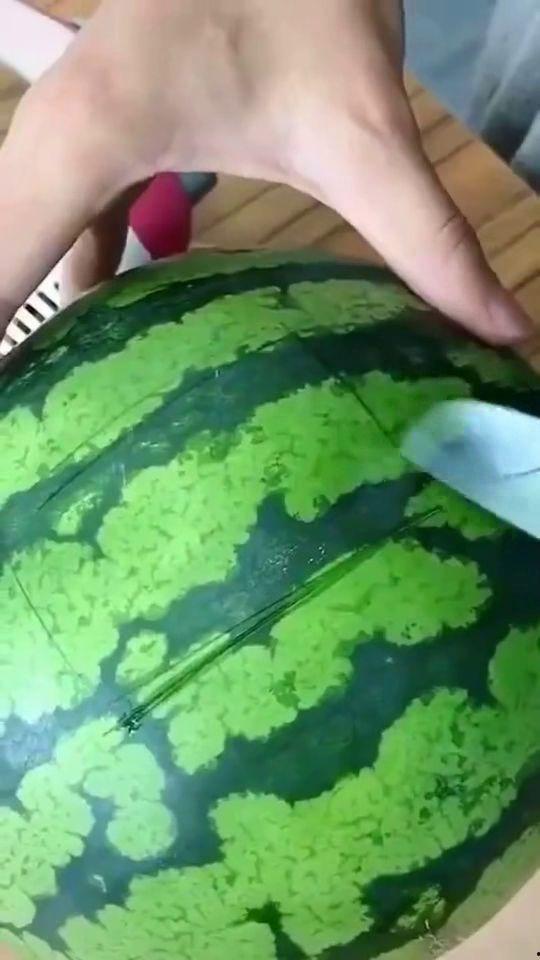 吃瓜的正确方式,解锁正确观瓜姿势，畅享夏日清凉时光