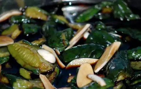 喜欢吃葱吗吃瓜吃萝卜,葱香、瓜甜、萝卜脆，探寻美食的独特魅力